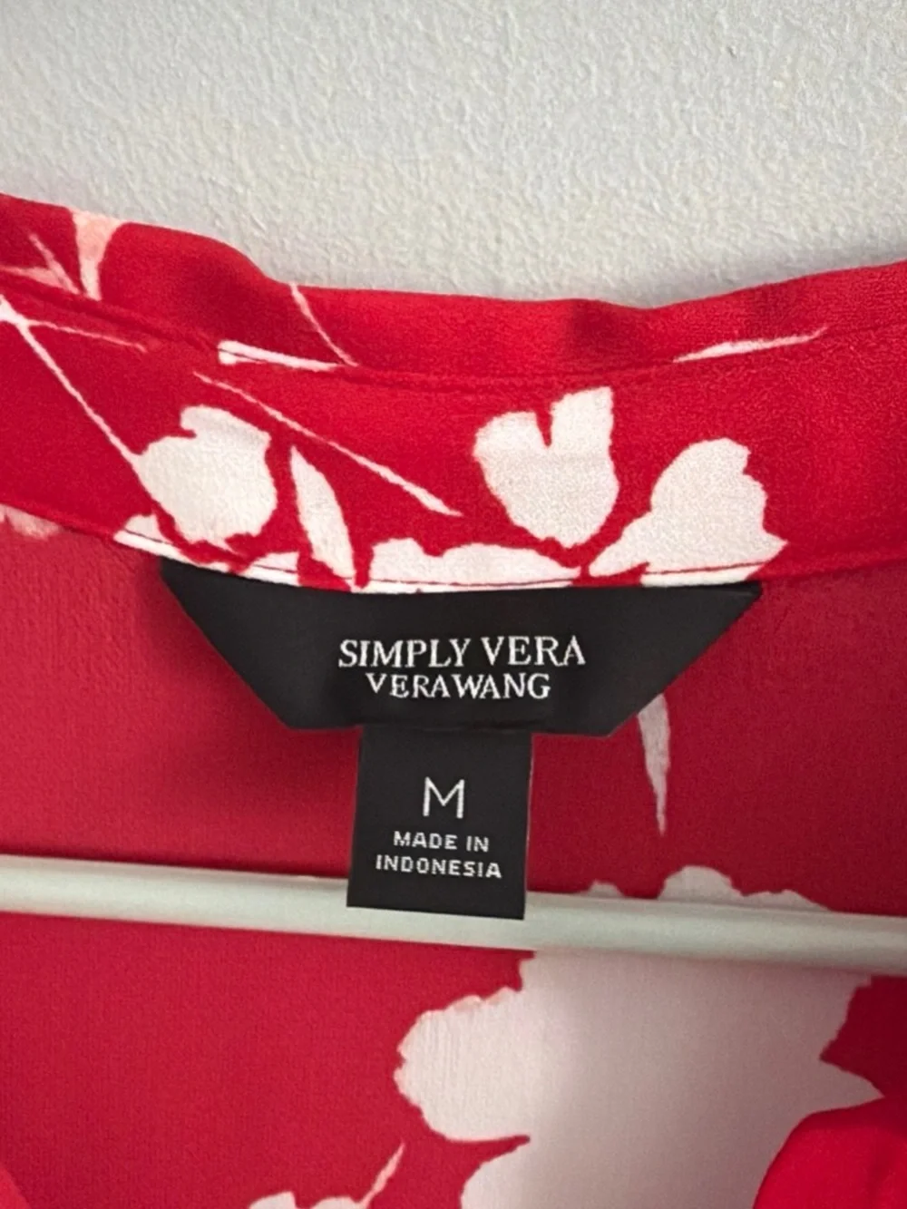 Simply Vera Vera Wang sleeveless button